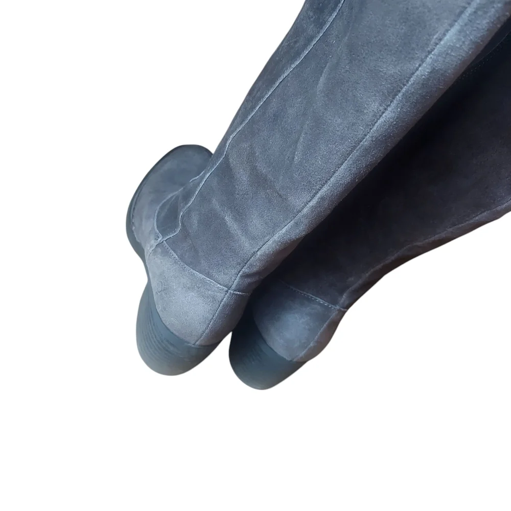 9.5 BORN Women's Black Knee-High Boots - Picture 5 of 11